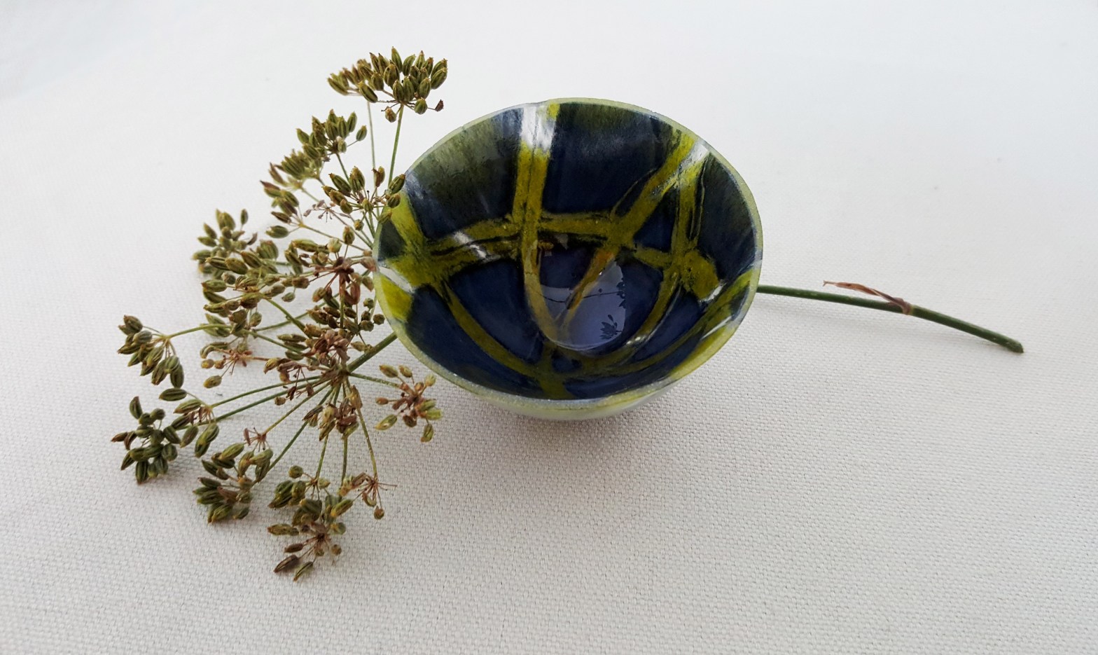 blue-green-rocking-bowl-Pip Stacey-Feathered Glass