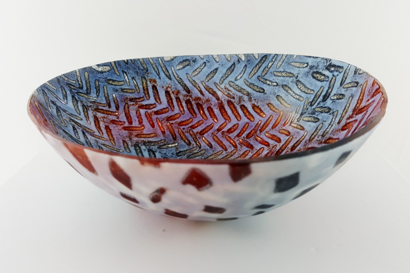 Herringbone-glass-rocking-bowl-Pip Stacey-Feathered Glass